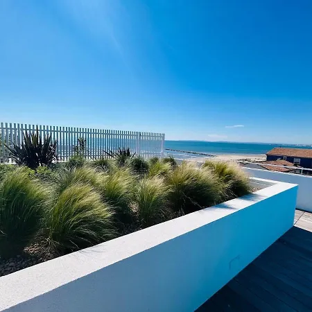 2-bedroom Pool Parking Private Access Le Grau-du-Roi