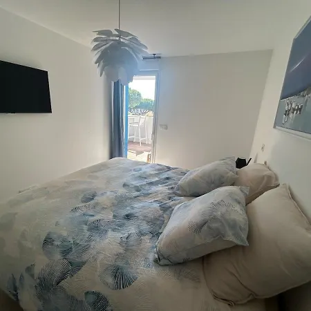 2-bedroom Pool Parking Private Access Apartamento *